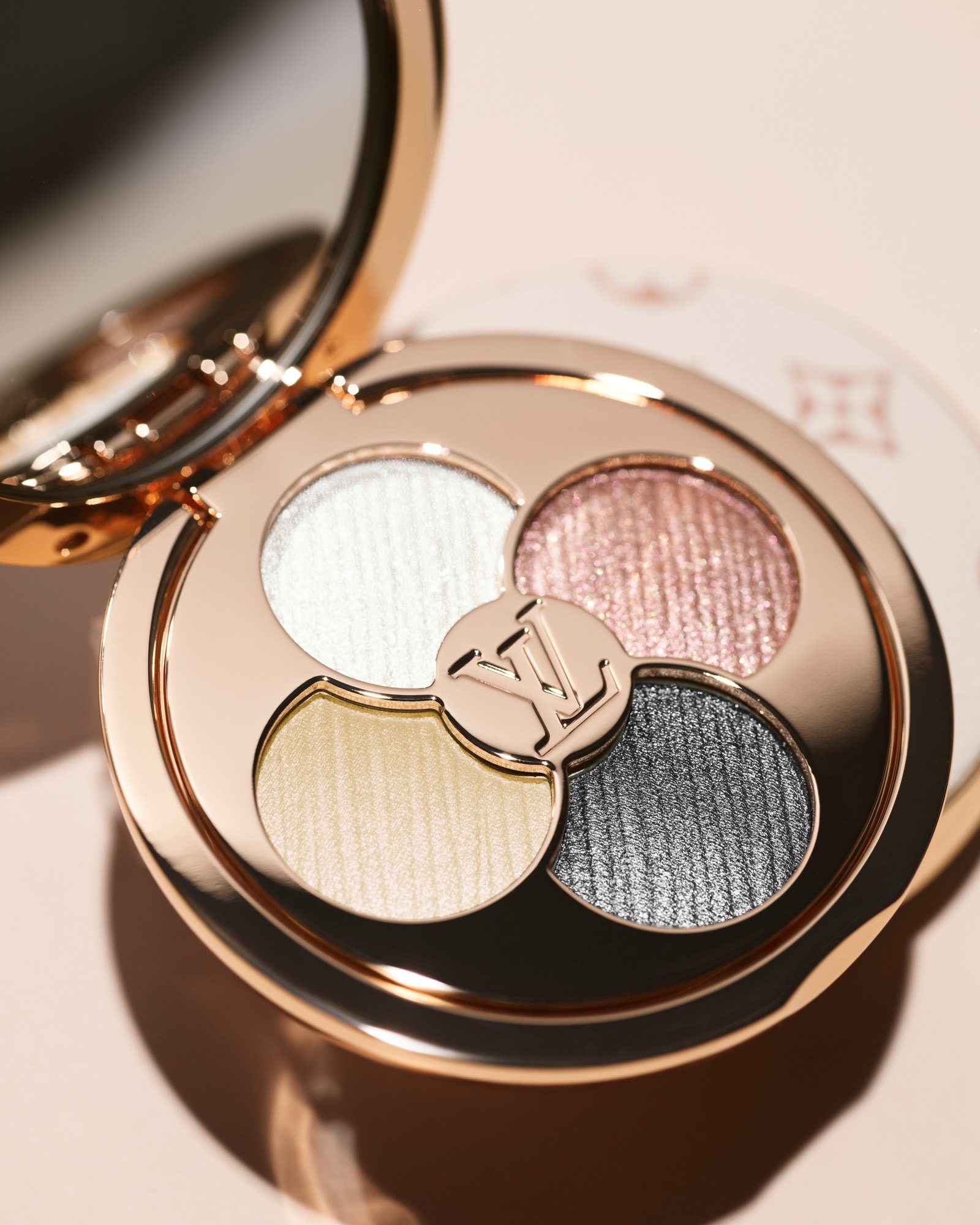 Luxury Makeup - La beauté | LOUIS VUITTON