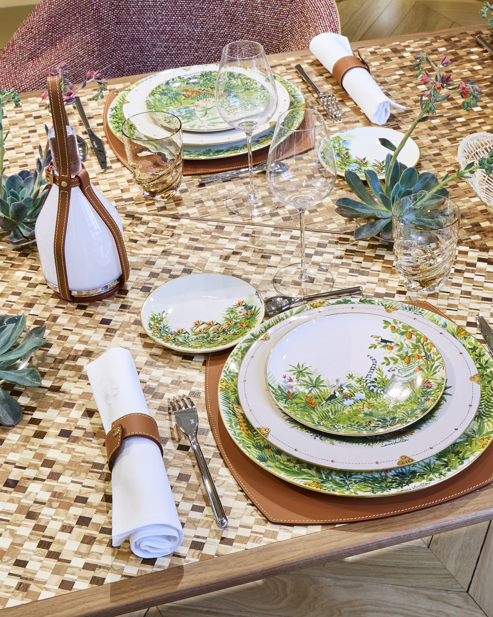 ★LOUIS VUITTON ルイヴィトン サラダボウル 食器 Art of Dining - Home, Lifestyle and Library - Luxury Collection