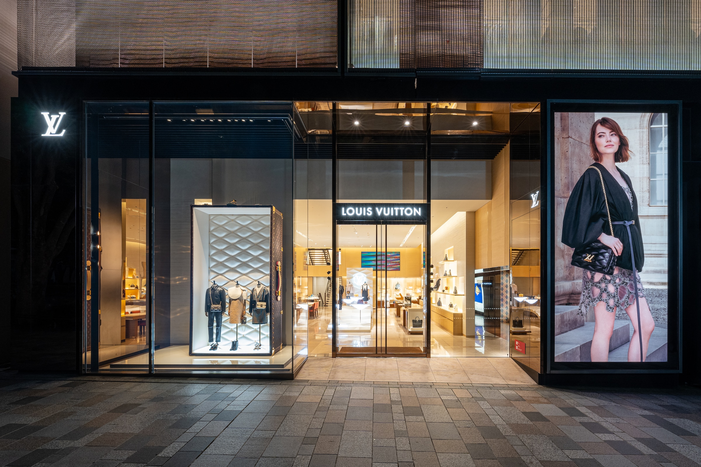 Louis Vuitton Jakarta Plaza Indonesia Store in Jakarta, Indonesia ...