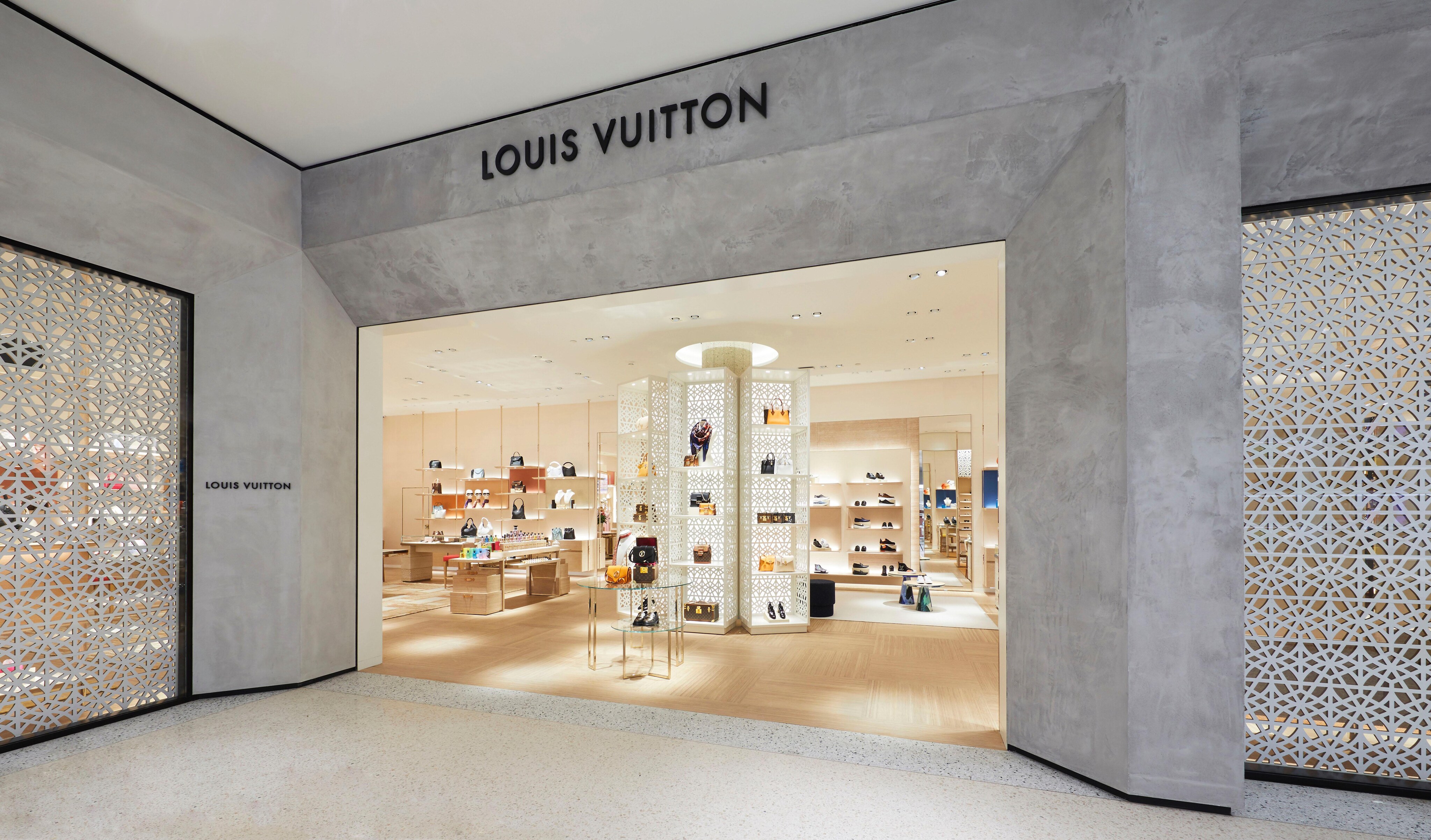 Louis Vuitton Rotterdam De Bijenkorf Store in Rotterdam, NETHERLANDS |  LOUIS VUITTON SINGAPORE